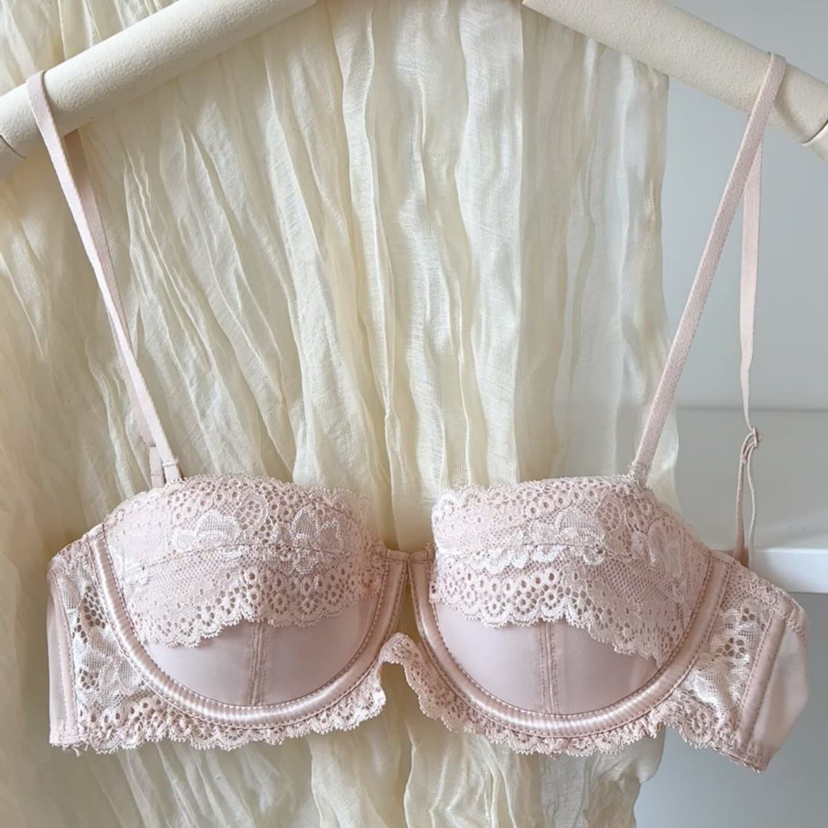 Light Makeup Girlfriend • French Romantic Lace Hollow Bra Thin with Underwire Sexy Half Cup Push Up Bra for Women