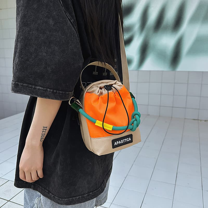 Outdoor Color-Block Surf Rope Crossbody Bag Water Bottle Bag Large Capacity Multifunctional Water Cup and Phone All-in-One Bag Sports Crossbody Bag