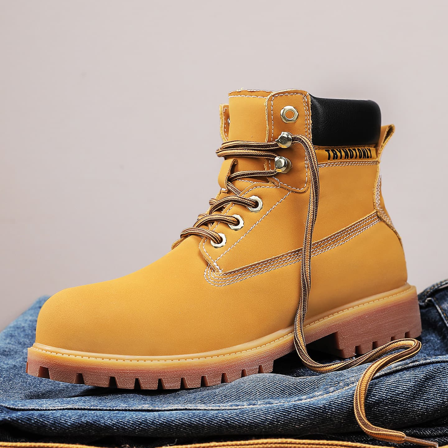 Men's Boots 2025 New American Style Workwear Men's Boots Casual Genuine Leather Mid-Top Couple Martin Boots Men's Yellow Boots