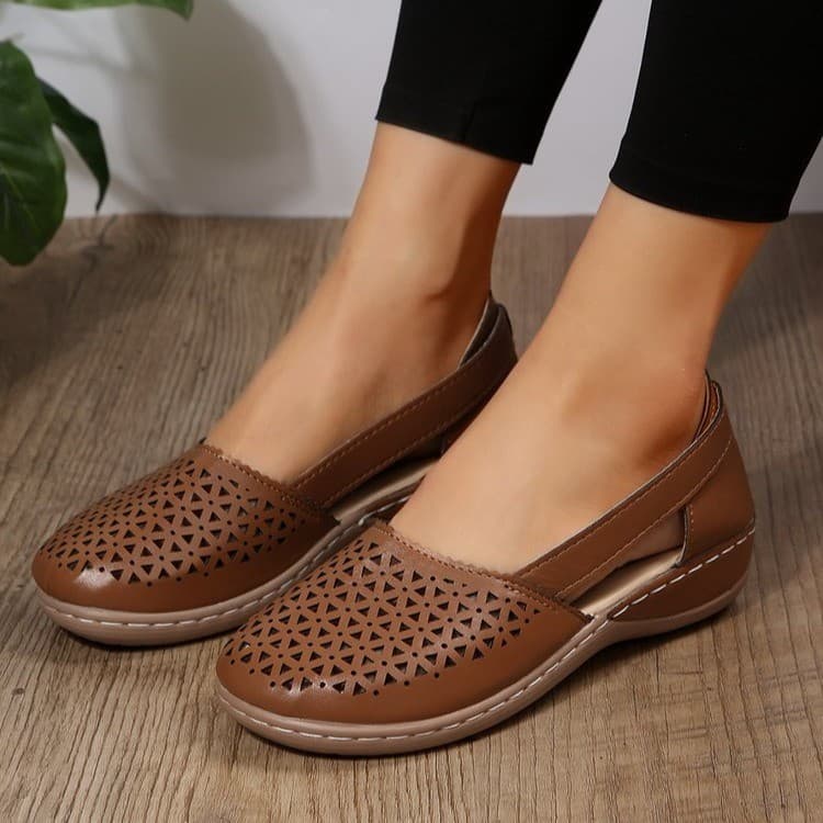 Women's Summer Fashion Sandals, Closed Toe Hollow Out, Plus Size Flat Shoes, Thick Sole, Breathable Women's Shoes for Cross-Border Trade