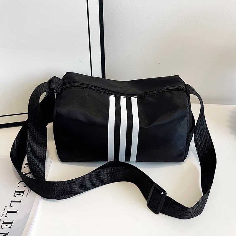 Korean-Style Nylon Pillow Bag for Women, Fashionable Sports Toast Bag, Versatile Gym Shoulder Bag, Trendy Crossbody Bag