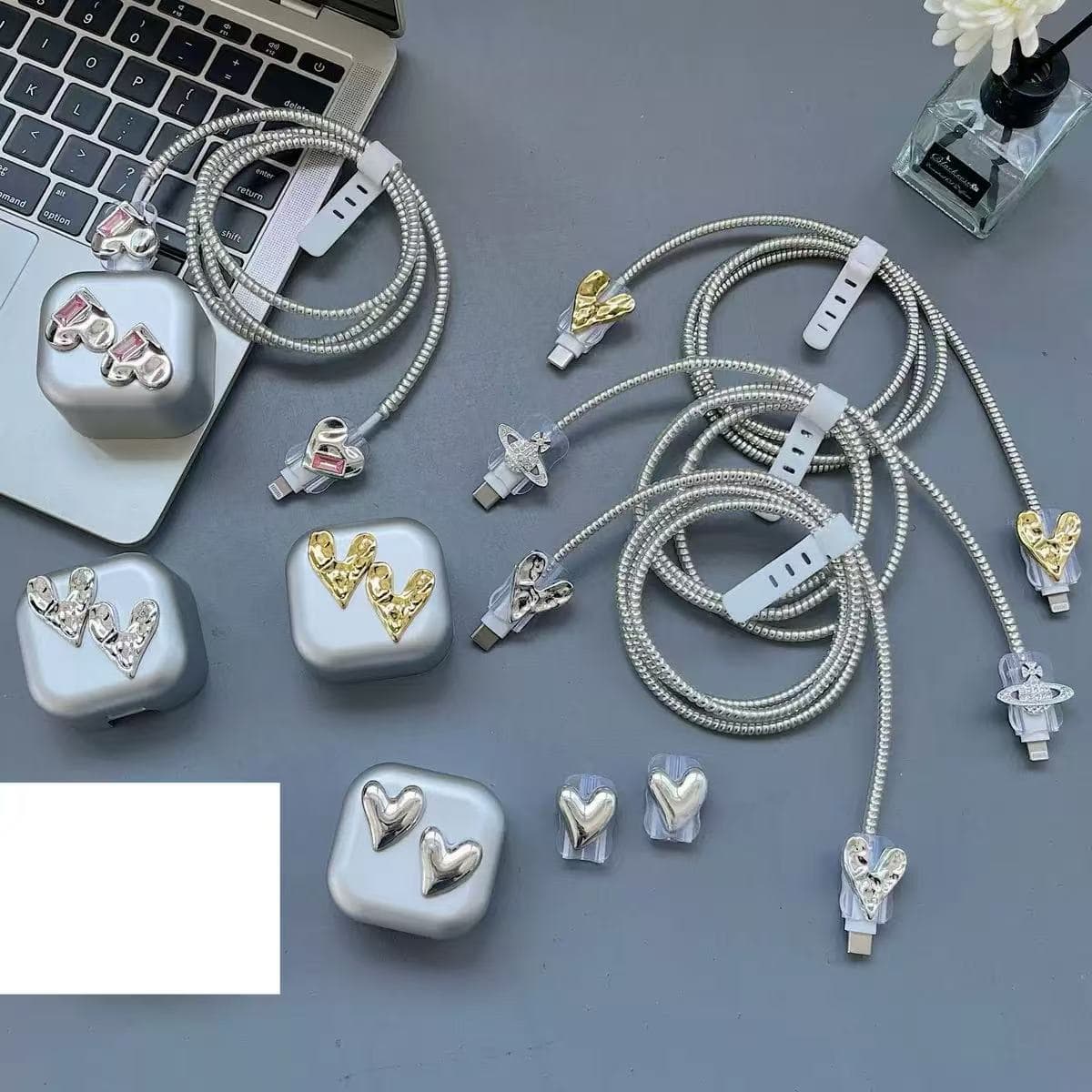 New electroplated heart-shaped charging head protective case for Apple 20W UK standard fast charging head and data cable protection
