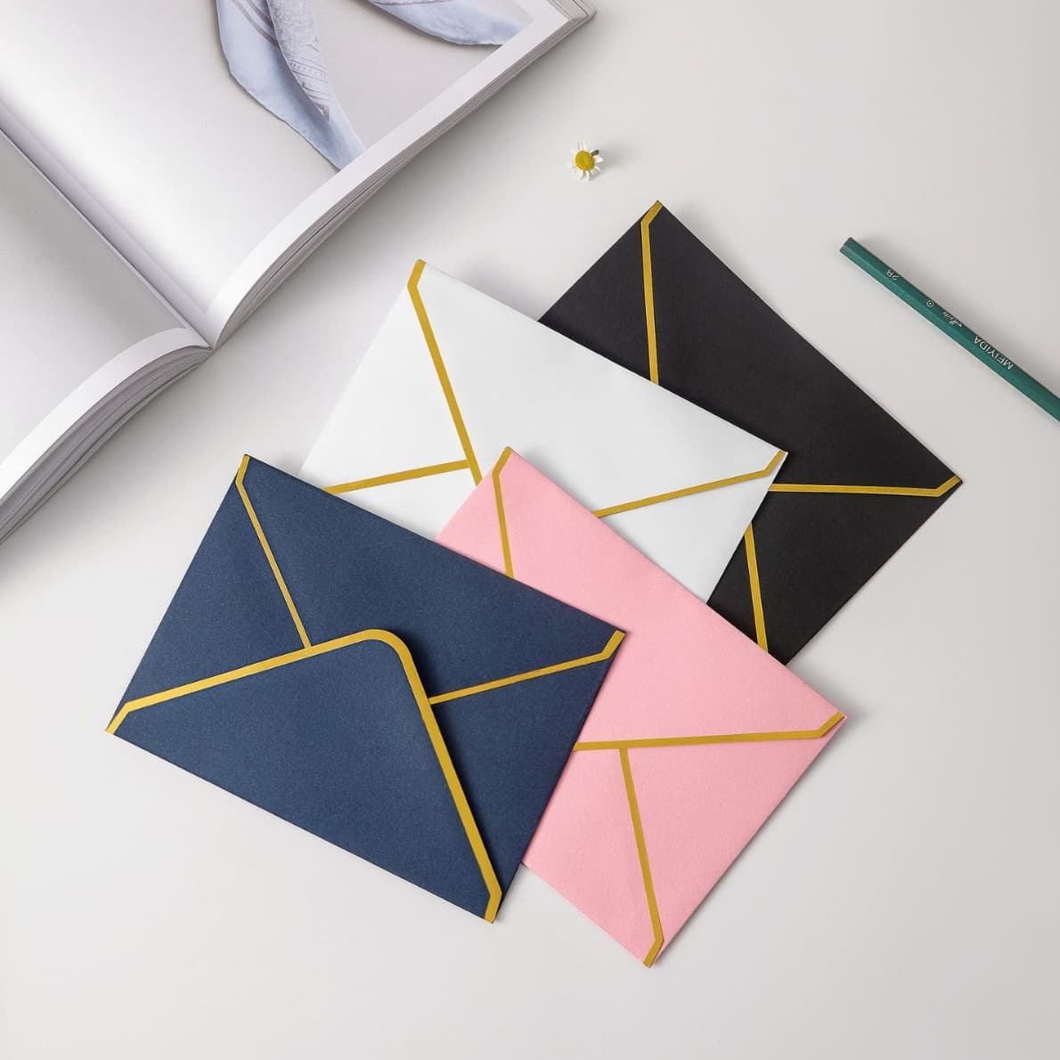 Western triangle hot stamping envelopes diamond-shaped colored glue paper pearlescent paper business invitations logo customizable manufacturer wholesale
