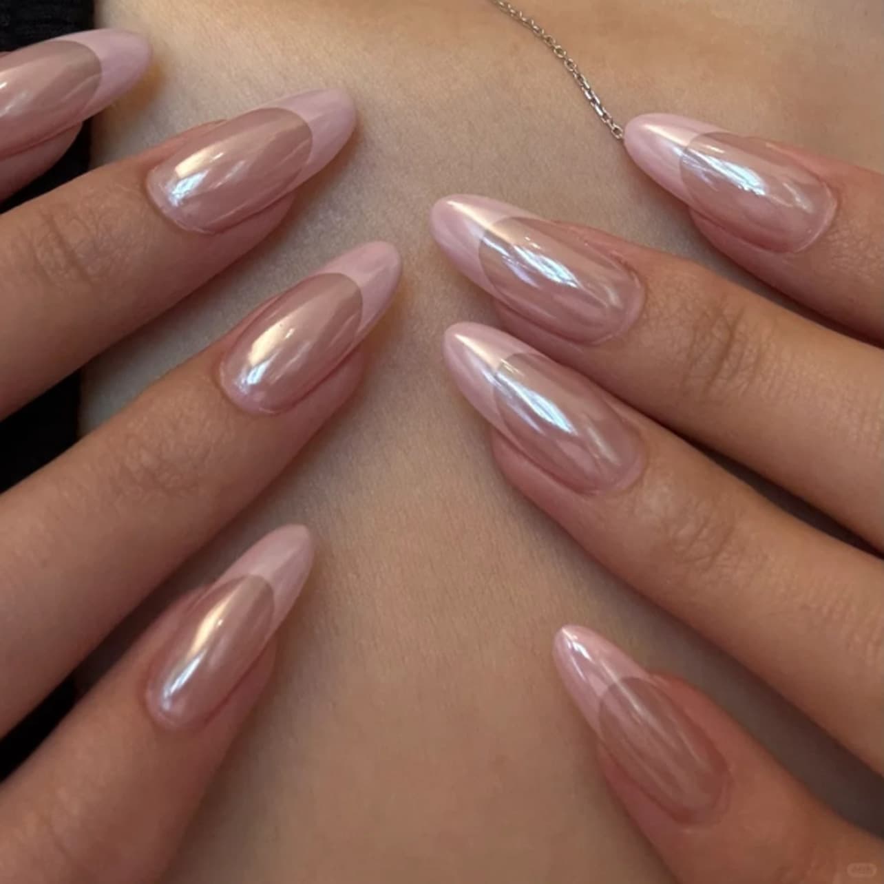 Hot-selling European and American coated glitter wear nails, French pink short almond press-on nails