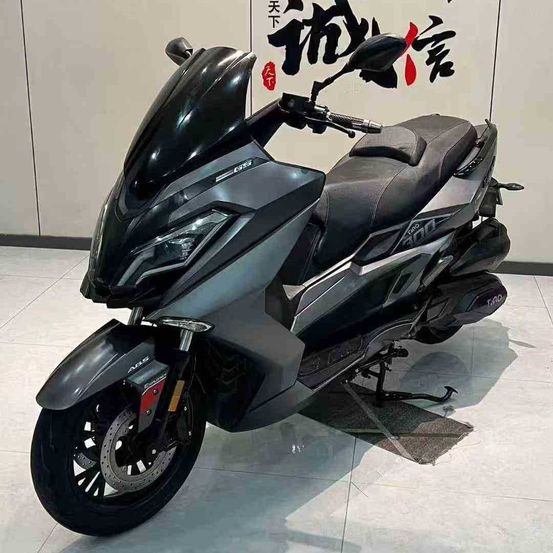 China IV EFI Tairong Pathfinder TR300 Water-Cooled Engine Scooter Fuel Motorcycle, 150cc Displacement
