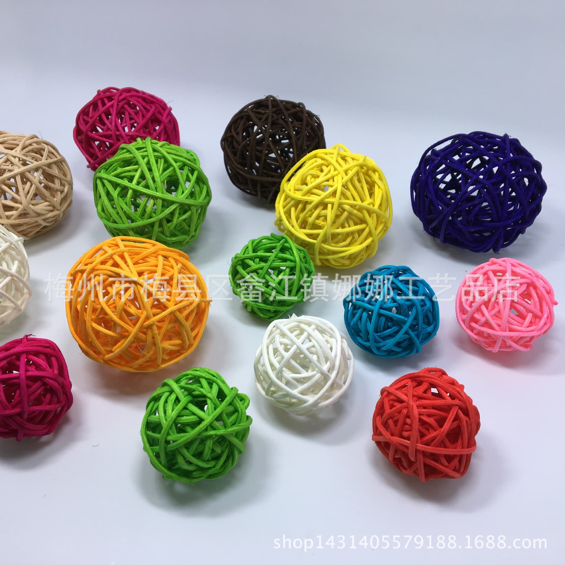 4CM rattan ball, aromatherapy rattan ball, colorful rattan ball, decorative ball for kindergarten environment decoration.