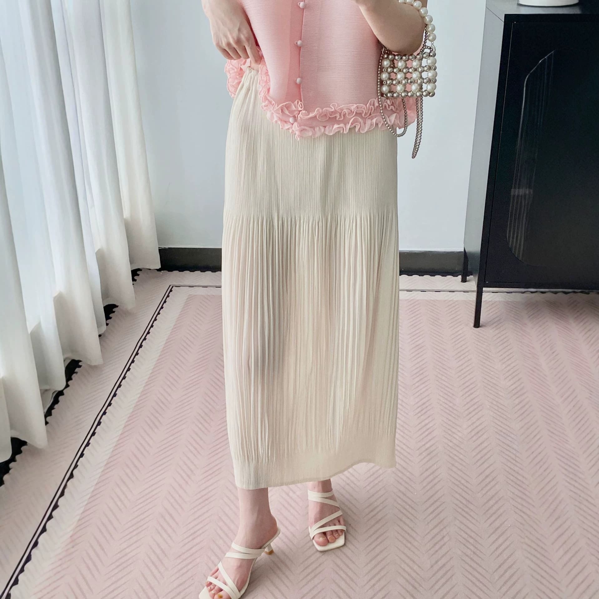 2026 New Miyake-style Long Skirt for Women Summer Flowing Wrinkle Skirt Slimming High-end Temperament Versatile Straight Skirt