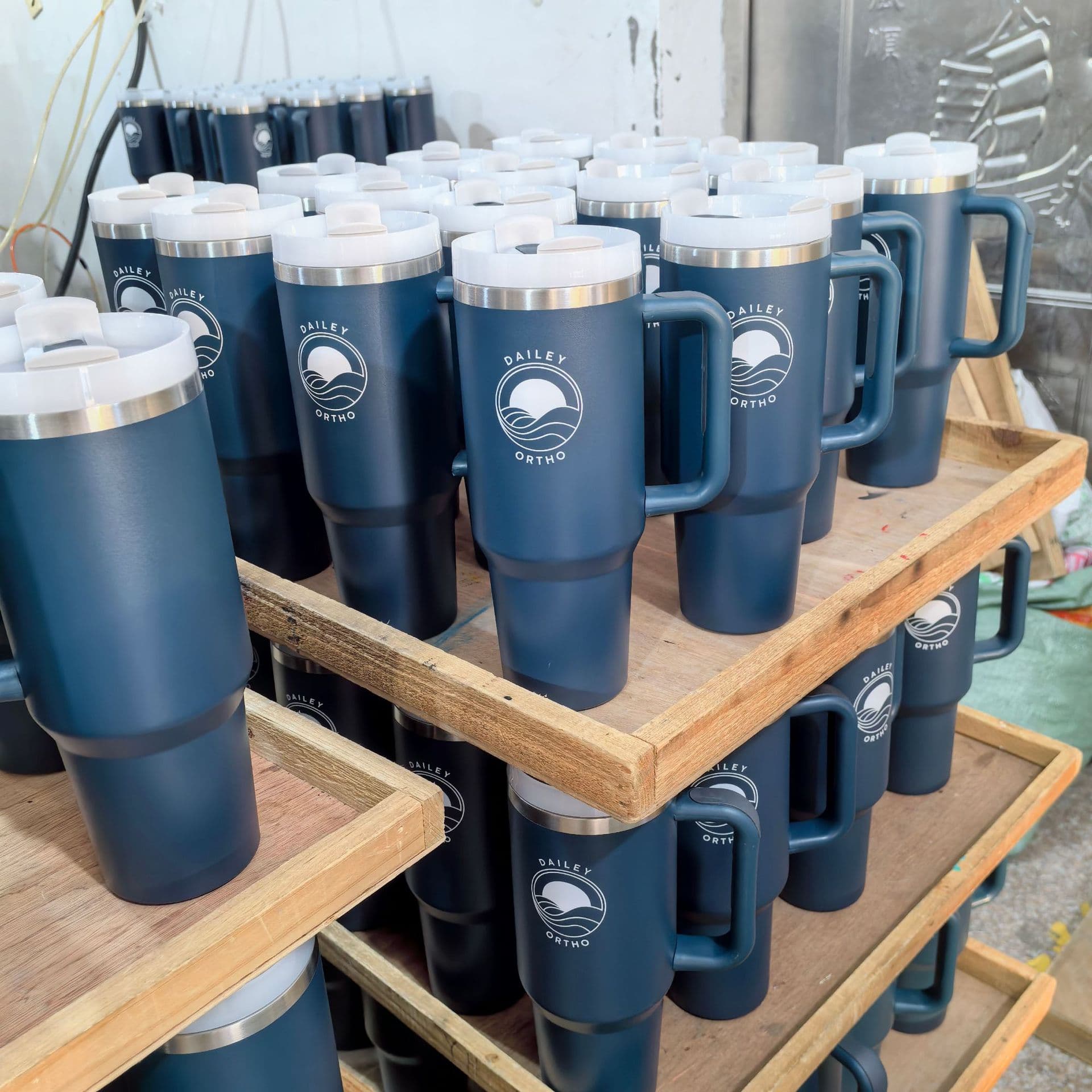 Yiwu Dongyang Silk Screen Printing, Digital Printing, Logo Pad Printing, Gold Stamping, Glass Bottle Printing, Cosmetic Silk Screen