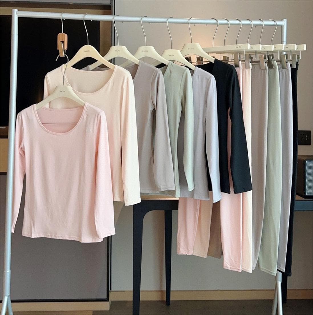 Jixun Six-Color Constant Temperature Base Layer Set Women's Thermal Seamless Slim Round Neck Long Sleeve Pajama Set
