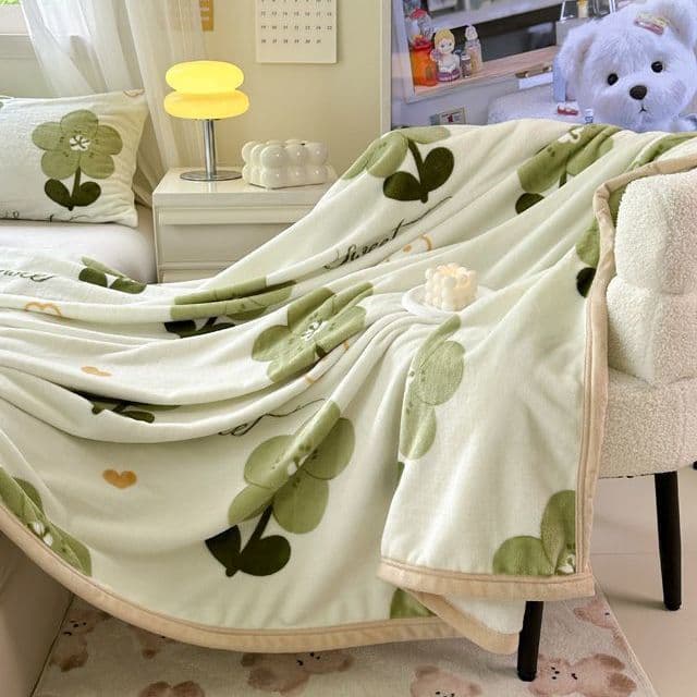 Milk Fleece Blanket for Nap, Office Thin Air-Condition Cover, Single Rest Flannel Sofa Small Quilt, Bed Use