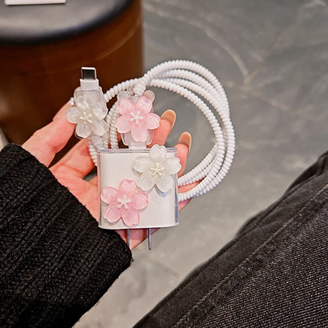 iPhone charger protective cover suitable for Apple data cable 20W fast charging anti-break three-dimensional white pink flowers