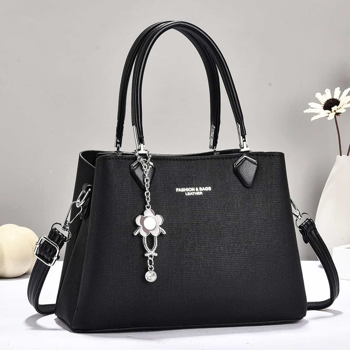 Trendy Classic Simple Elegant Premium Fashion Classic Crossbody Bag 2026 New Commuter Casual Handbag Women's Bag