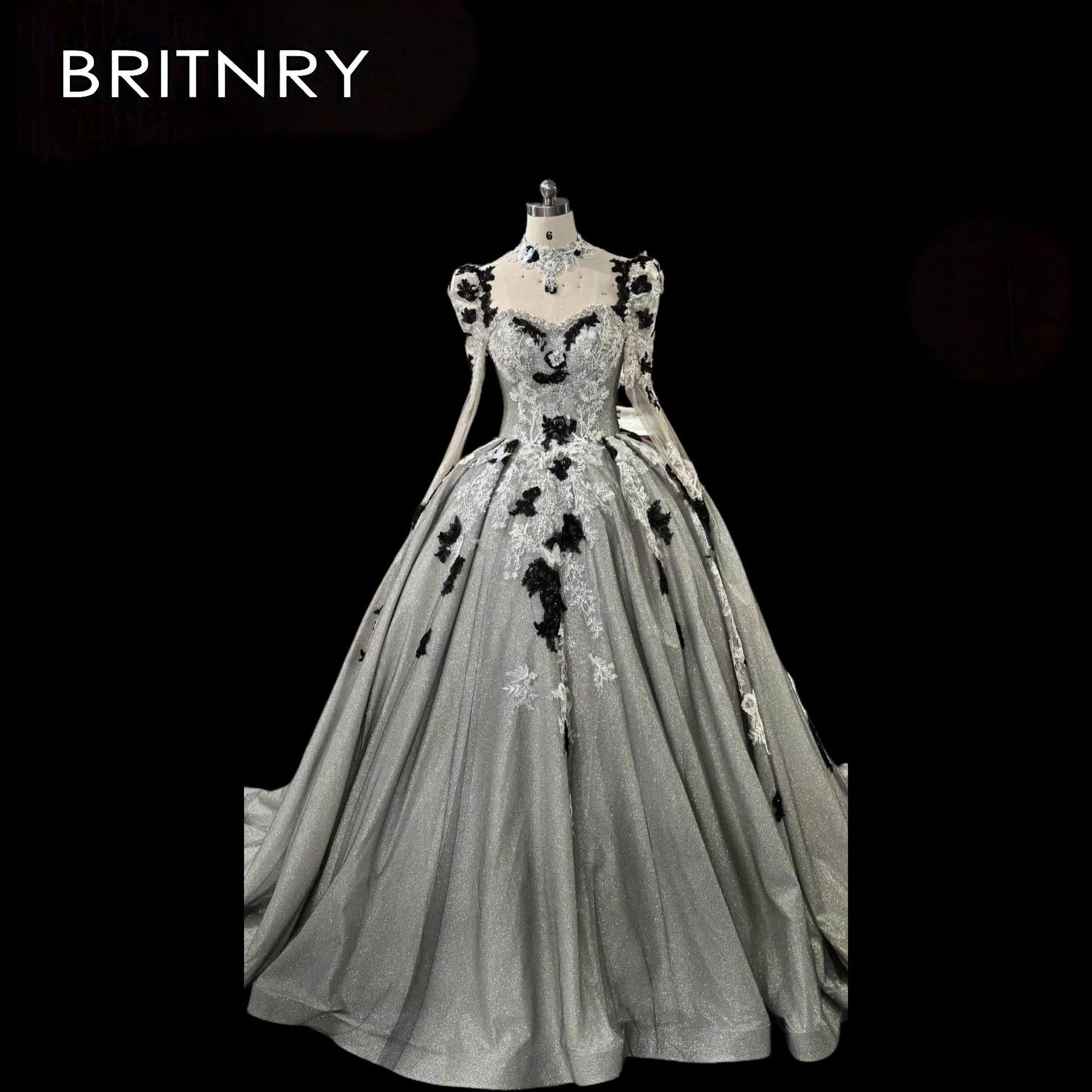 Long Sleeve Floor-Length Wedding Dress New Collection Slimming Off-Shoulder Heavy Vintage Light Luxury Dreamy Palace Main Dress Lace Bridal Gown
