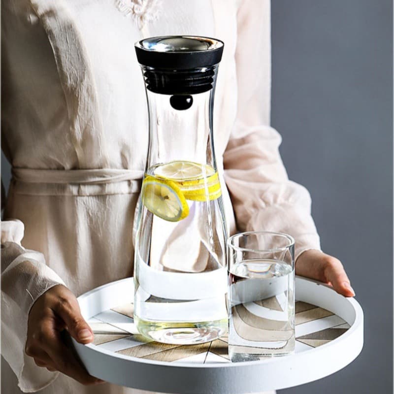 Spot hourglass-shaped waisted high borosilicate crystal cold water kettle, large-capacity juice jug with lid, simple cold water kettle
