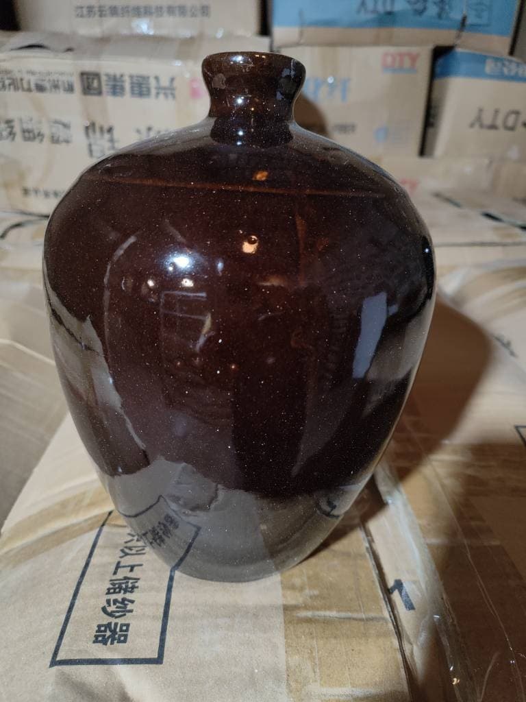 Yixing factory direct 5 jin ceramic liquor bottles, handmade white porcelain jars.