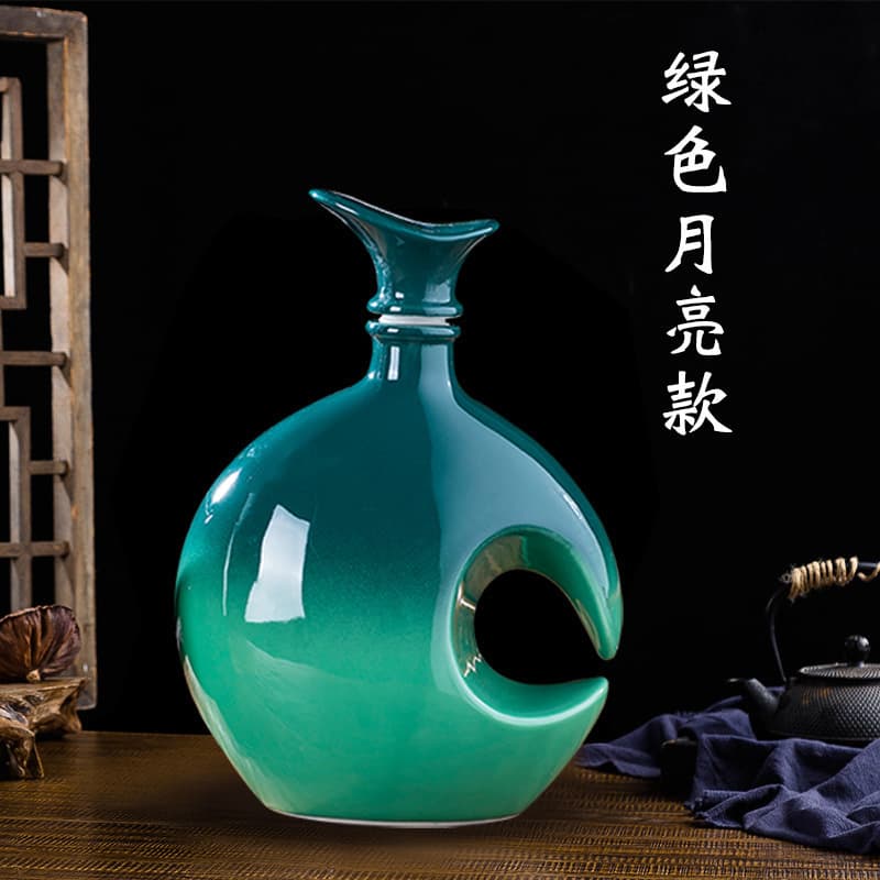 Jingdezhen sealed ceramic liquor bottles, 1 jin capacity, traditional Chinese style for gifting.