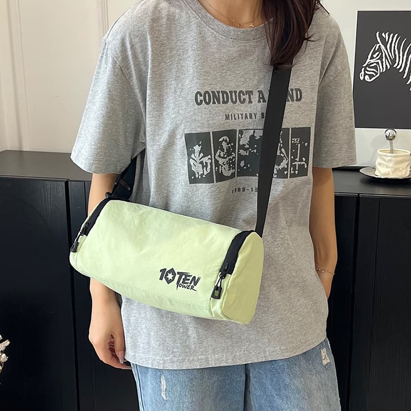 Lightweight Sports Gym Bag Water-Resistant Crossbody Cylinder Bag Large Capacity Travel Bag Unisex Swimming Training Bag