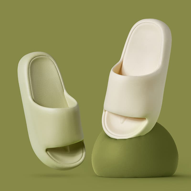 Eva Slippers with a Stepping-On-Poop Sensation for Women, Suitable for Outdoor Wear in Summer, Couple's Bathroom Non-Slip Indoor Thick-Soled Slippers for Women, Summer Couple Style