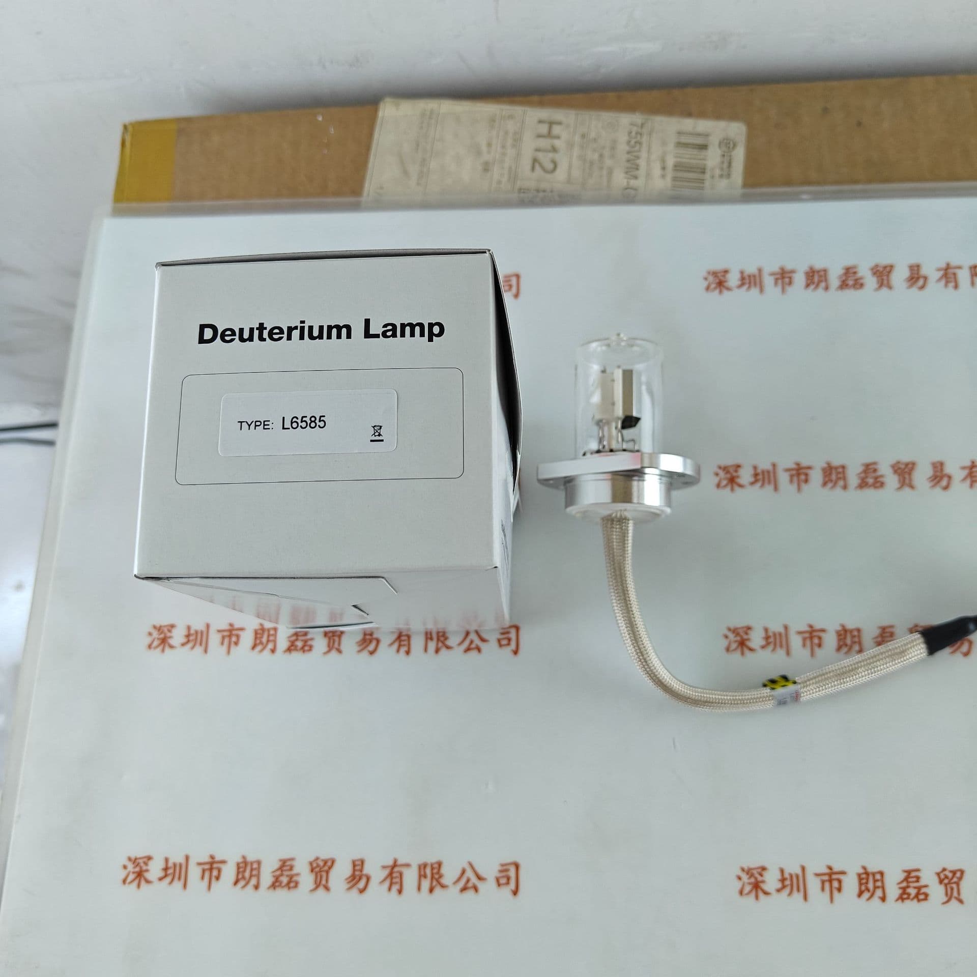 HAMAMATSU Deuterium Lamp L6585