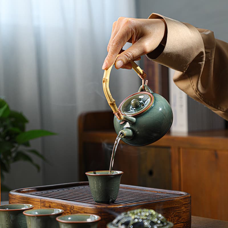 Yuerui Ru Kiln Handle Teapot, Retro Ceramic for Home Tea Brewing, Gongfu Tea Set in Celadon with Crackle Glaze for Wellness