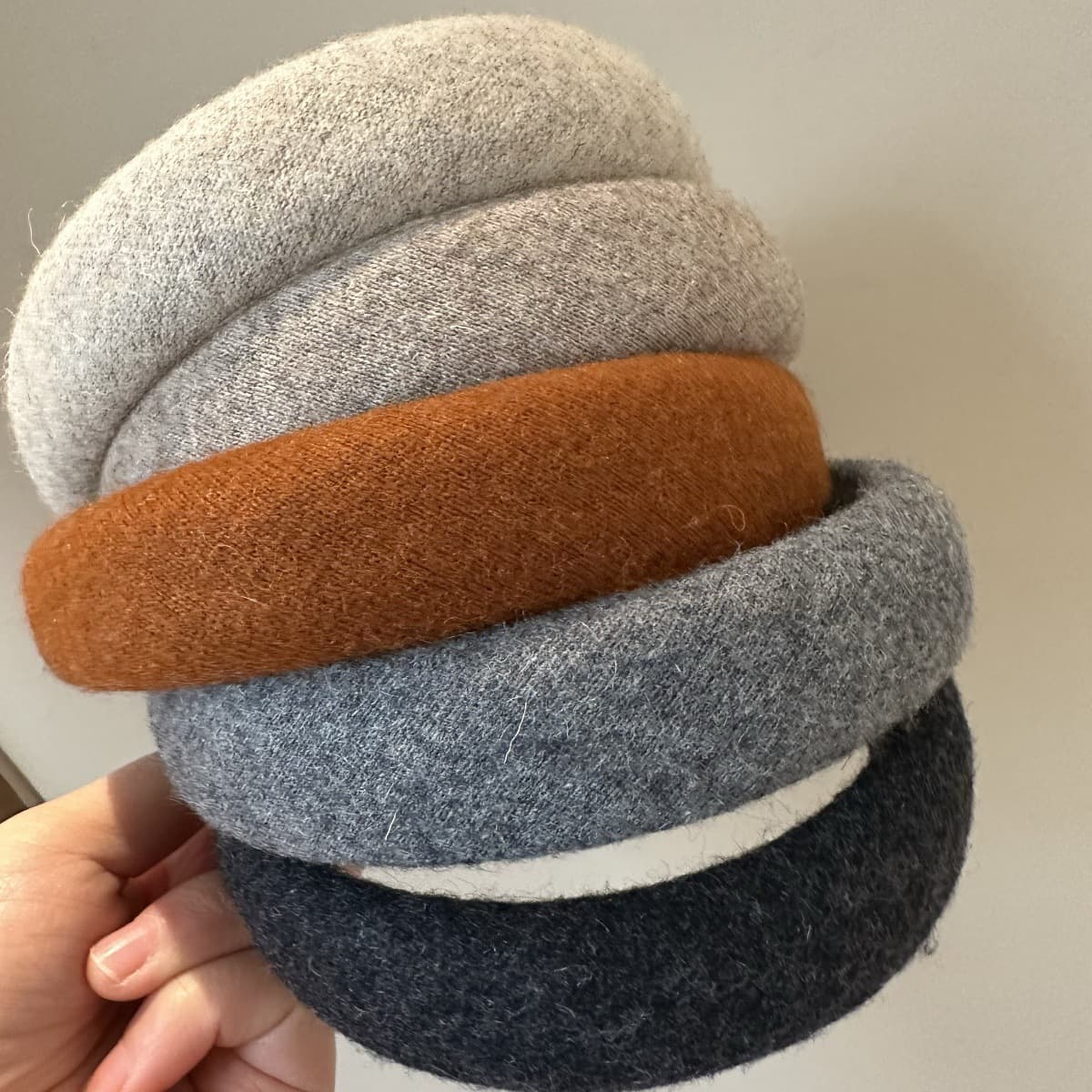 Autumn/Winter New Retro Korean Style Wool Headband with High Crown and Wide Brim - Versatile and Simple for Outings - Hair Clip