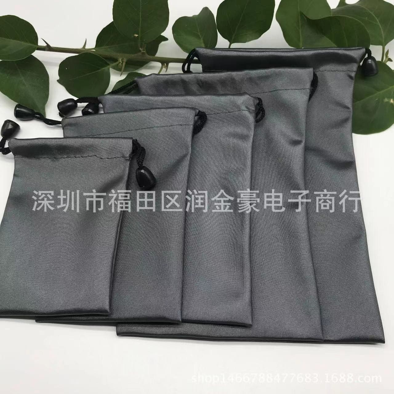 Waterproof cloth bag for power banks, storage bag for mobile phones and power banks, drawstring velvet bag for selfie sticks, gray waterproof bag.