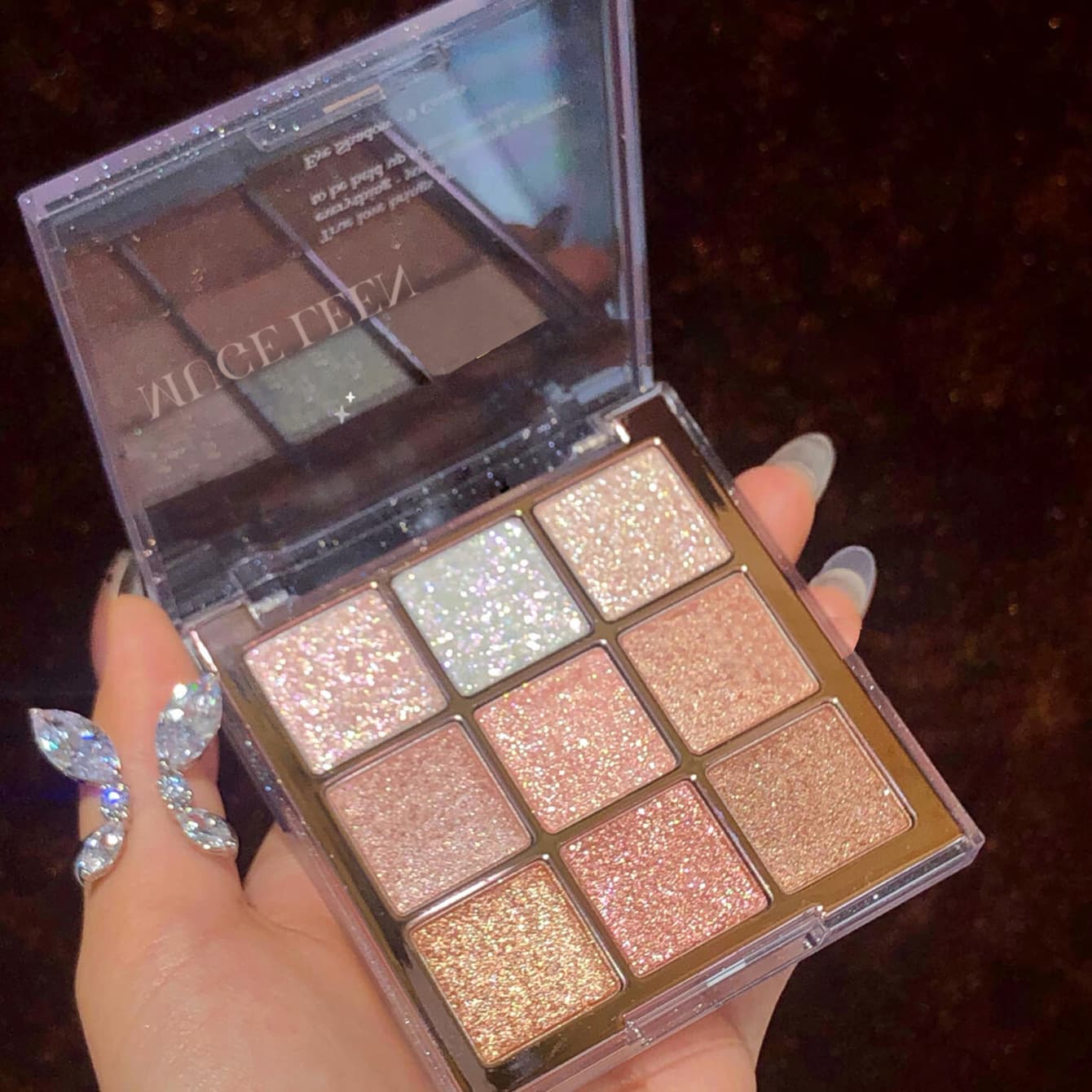 Nine-color chocolate eyeshadow palette ins super hot glitter eyeshadow palette to brighten, waterproof, sweatproof, long-lasting, non-removing matte eyeshadow palette