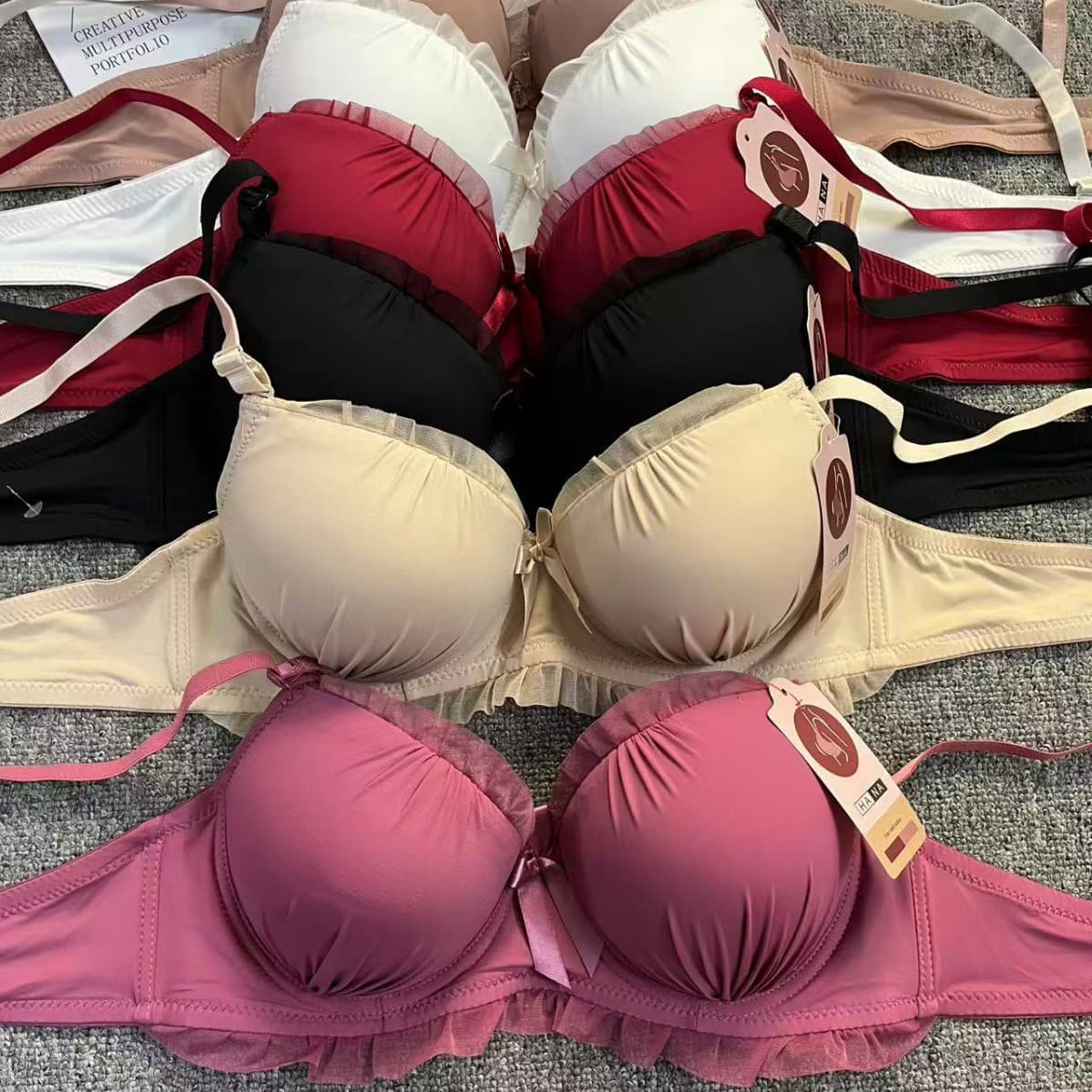 Padded Deep-Cup Bra That Instantly Enhances C-Cup Effect, Breathable Design, Sexy Knitted Lace Lining