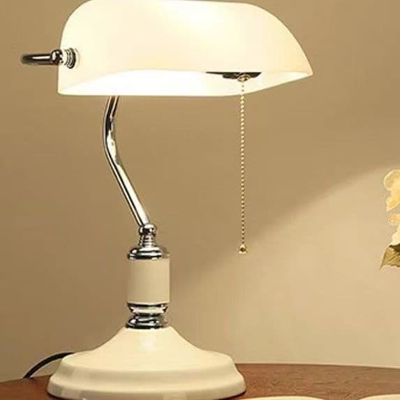 Hot-selling decorative table lamp cross-border supply Republic of China table lamp study office bank lamp special price white medieval table lamp