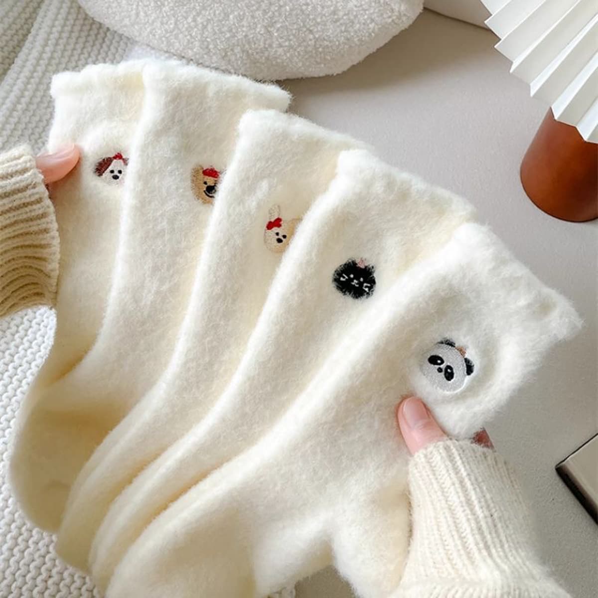 25 new style autumn and winter fleece-lined thickened mink thermal cute Korean version cartoon animal sleep stack floor socks