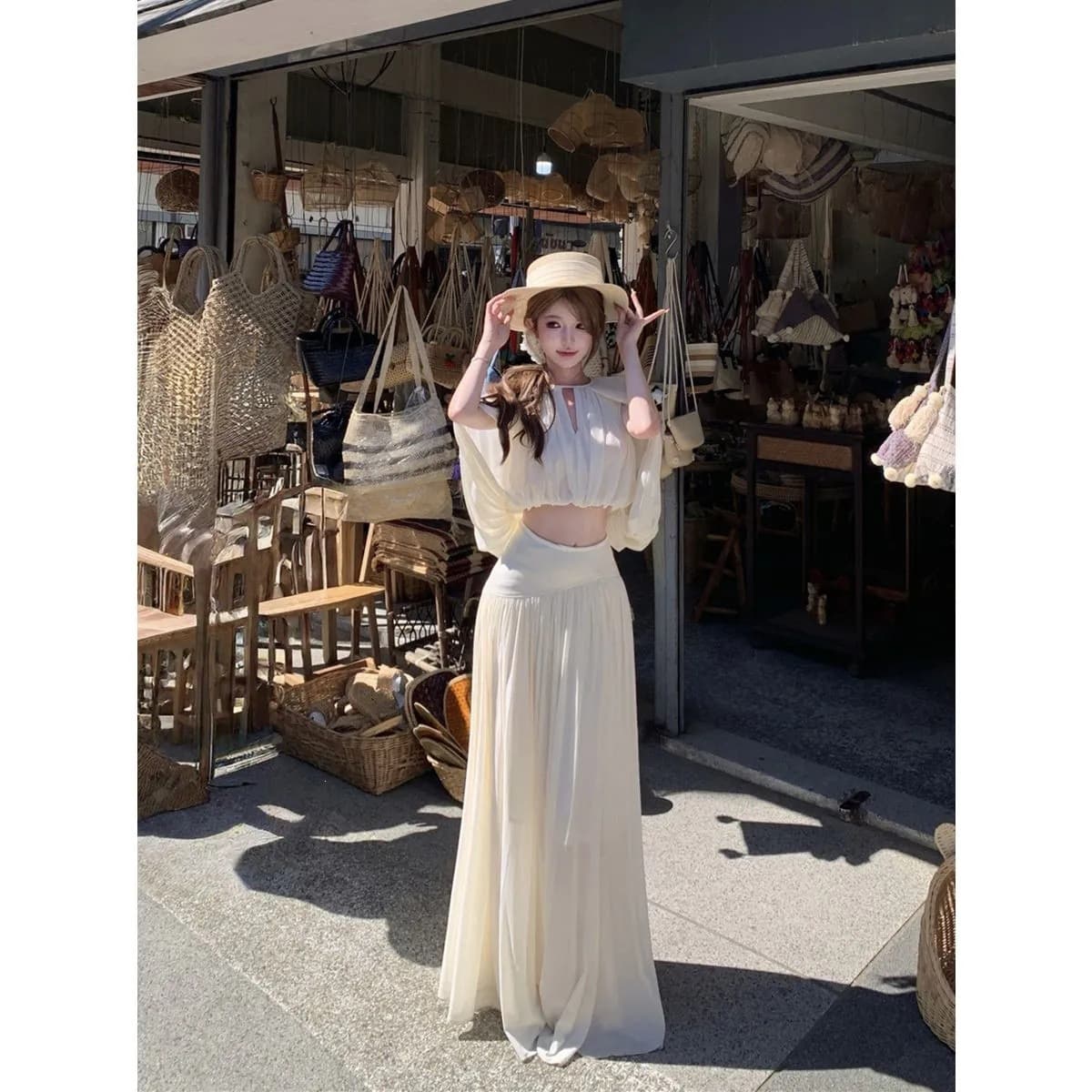 [Original Craftsmanship Quality] Two-Piece Fashionable Light Luxury New Hollow Top Women's High-Waist Slimming Skirt Set