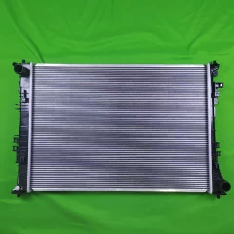 Source manufacturer full range automotive radiator 25310CW700 fits 22 Tucson Hybrid
