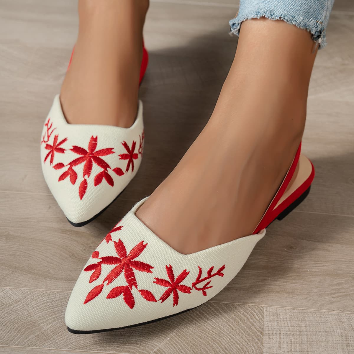Fashion Chinese Embroidery Low Heel Slip-On Toe-Cover Sandals for Women, Gentle Cheongsam Shoes, Pointed Toe Back Strap Sandals