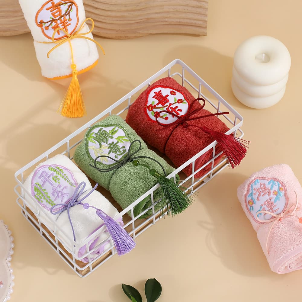 2024 New Embroidered Tassel Towel for Bridesmaid Souvenirs, Wedding Favors, High-End Embroidered Chinese Style Towel