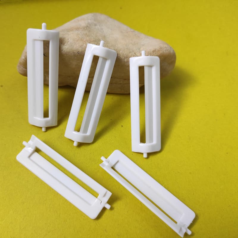 Ceramic fruit and vegetable peeler head, flat peeler blade, rust-free peeler blade, portable shredder.