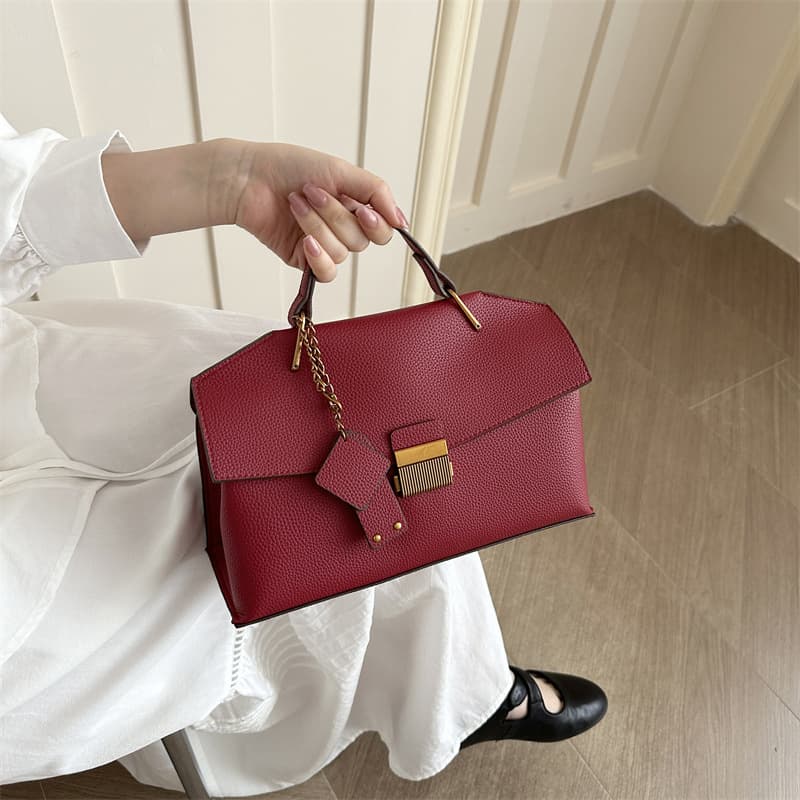 Handbags for women 2026 cross-border new style pebbled lock bag fashionable and versatile single shoulder crossbody bag trendy wholesale