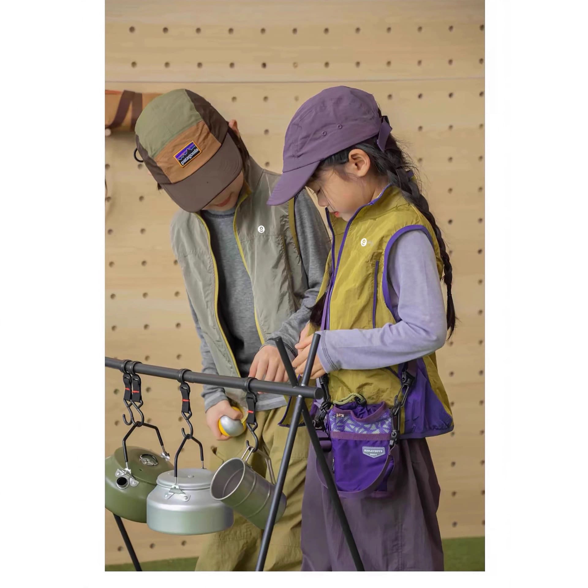 Kids' Trendy Outdoor Mountain Style Outfit Peng Vest Jacket + Base Layer + Cargo Pants Unisex Three-Piece Set