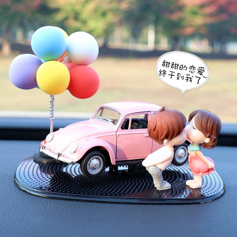 Creative Couple Car Ornament, Cute Dashboard Decoration for Women, Cake-Shaped Car Decor, Car Perfume Aromatherapy