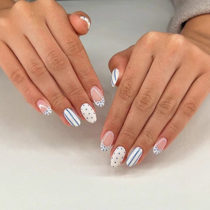Short Sweet Cute Wearable Nails Cross-Border Nail Tips Multicolor Stripes Cream Yellow Base Glossy Press-On Fake Nails