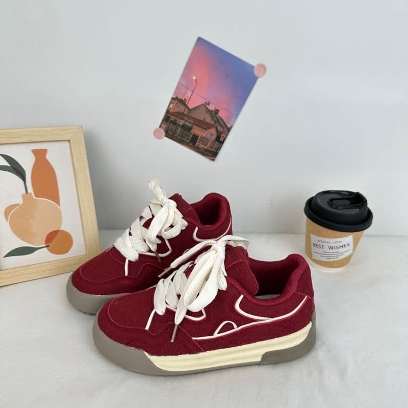 Thick-soled red versatile white sneakers, women's casual sneakers, 2025 spring new style bread shoes