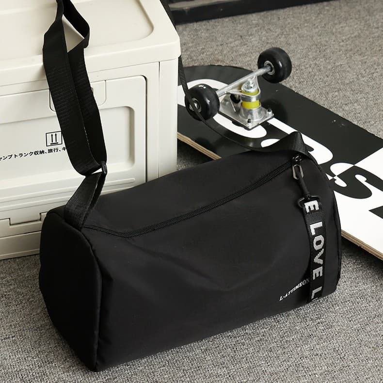Men's Outdoor Sports Travel Bag Simple Fashion Lightweight Crossbody Bag Large Capacity Single Shoulder Backpack Bucket Bag