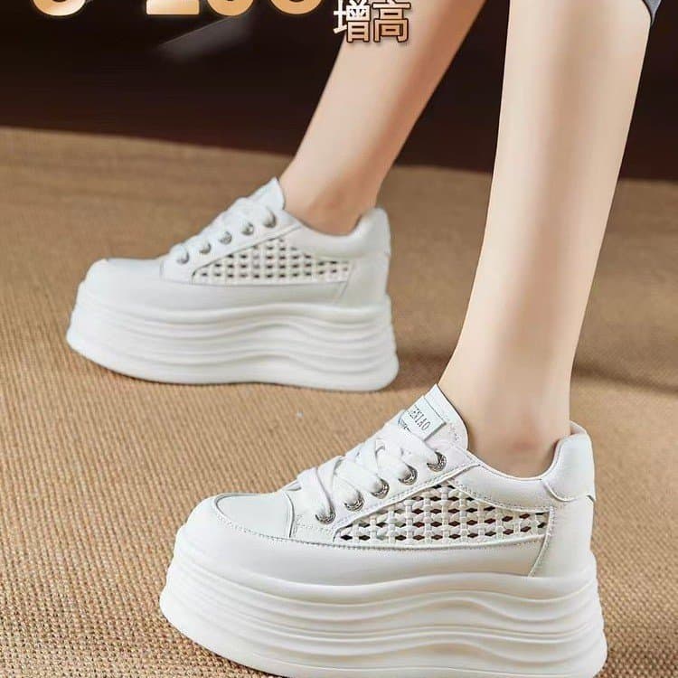 Hollow breathable mesh thick-soled inner heightening fashion slippers for women 2026 spring and summer new style small Baotou slippers for women