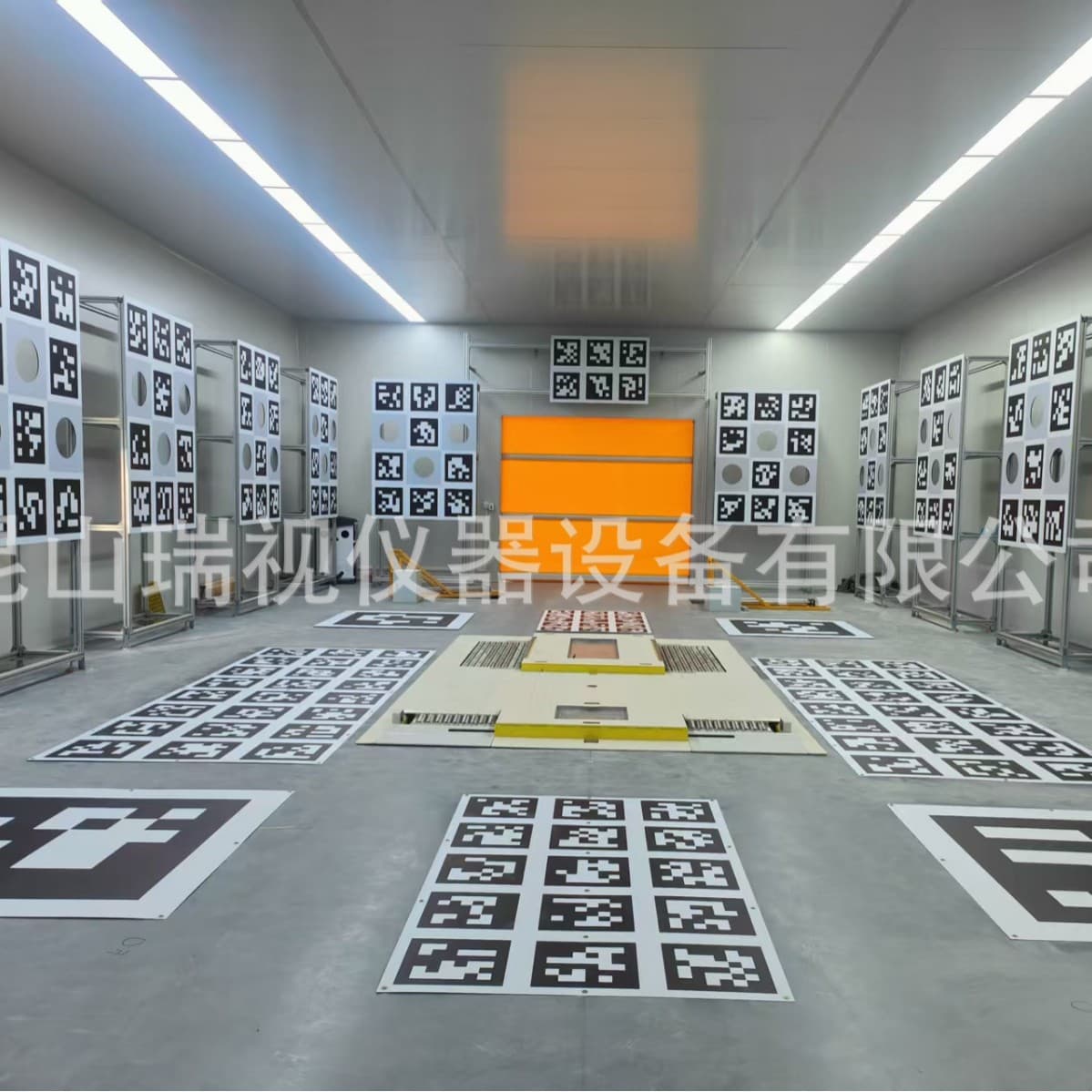 Autonomous Driving Calibration Laboratory, Unmanned Vehicle Calibration Room, QR Code Calibration Board