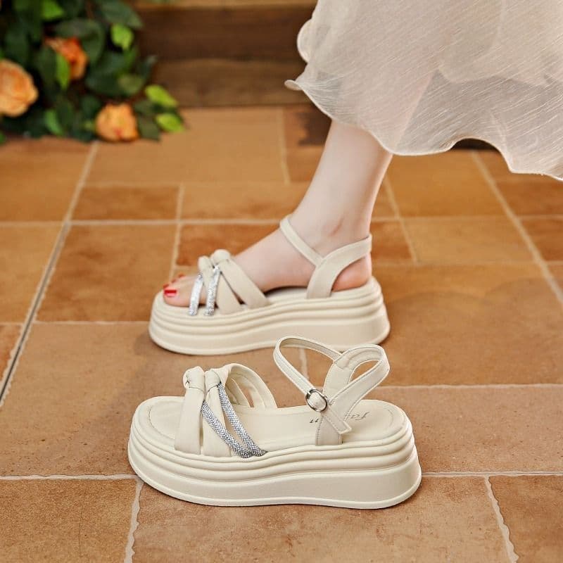 Elegant Breathable Non-Slip Versatile Flat Shoes for Dresses 2024 Trendy Petite Height-Increasing Lady Sandals
