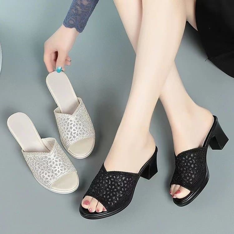 Mother Slippers Women's Summer Outer Wear Fashionable Non-slip Middle-aged plus size High Heel Rhinestone Comfortable Middle-aged Elderly Sandals