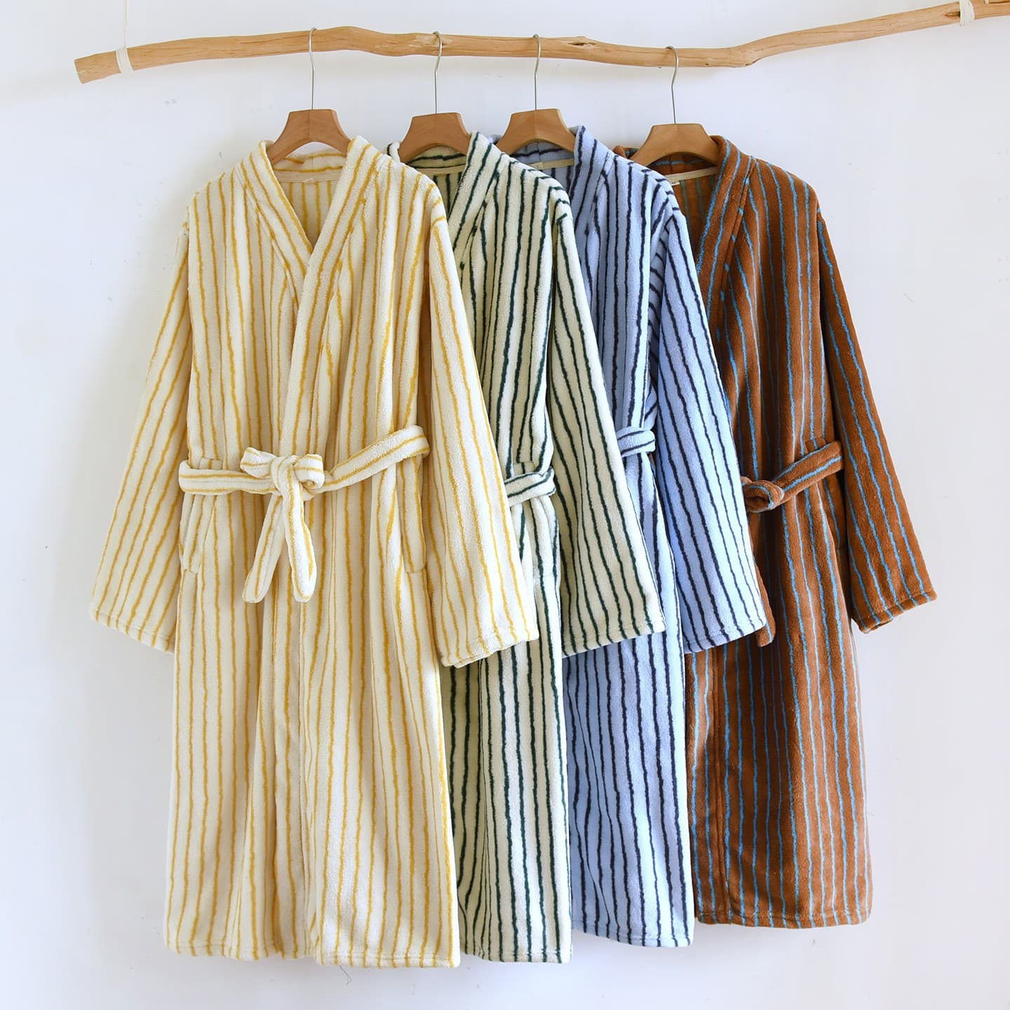 Coral Velvet Pajamas for Women Autumn and Winter Thickened Bathrobe Nightgown Long Warm Striped Loose Flannel Bathrobe Nightgown
