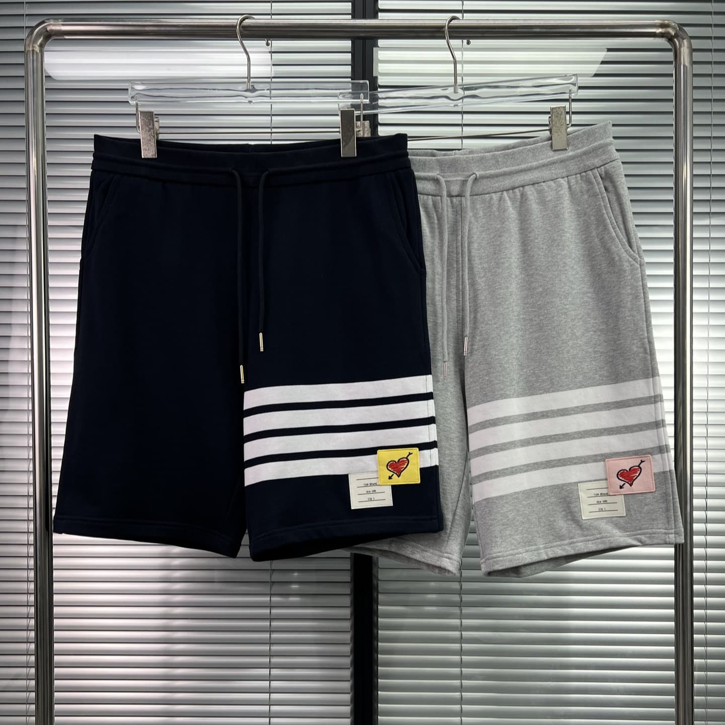 T-Shirt Shorts New Limited Edition Classic Four-Stripe Casual Cotton Shorts for Men and Women, Valentine's Day Gift