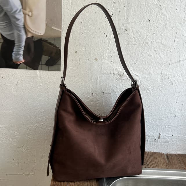 Lazy style suede large-capacity bucket bag for women 2026 new retro casual tote single shoulder crossbody large bag
