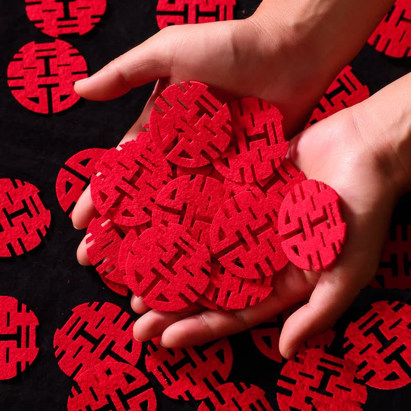 Wedding Decoration Hand Thrown Mini Celebrations Red Fabric Mini 'X' Decorations for New Home Bedroom 30 Piece Bed Dressing Pack