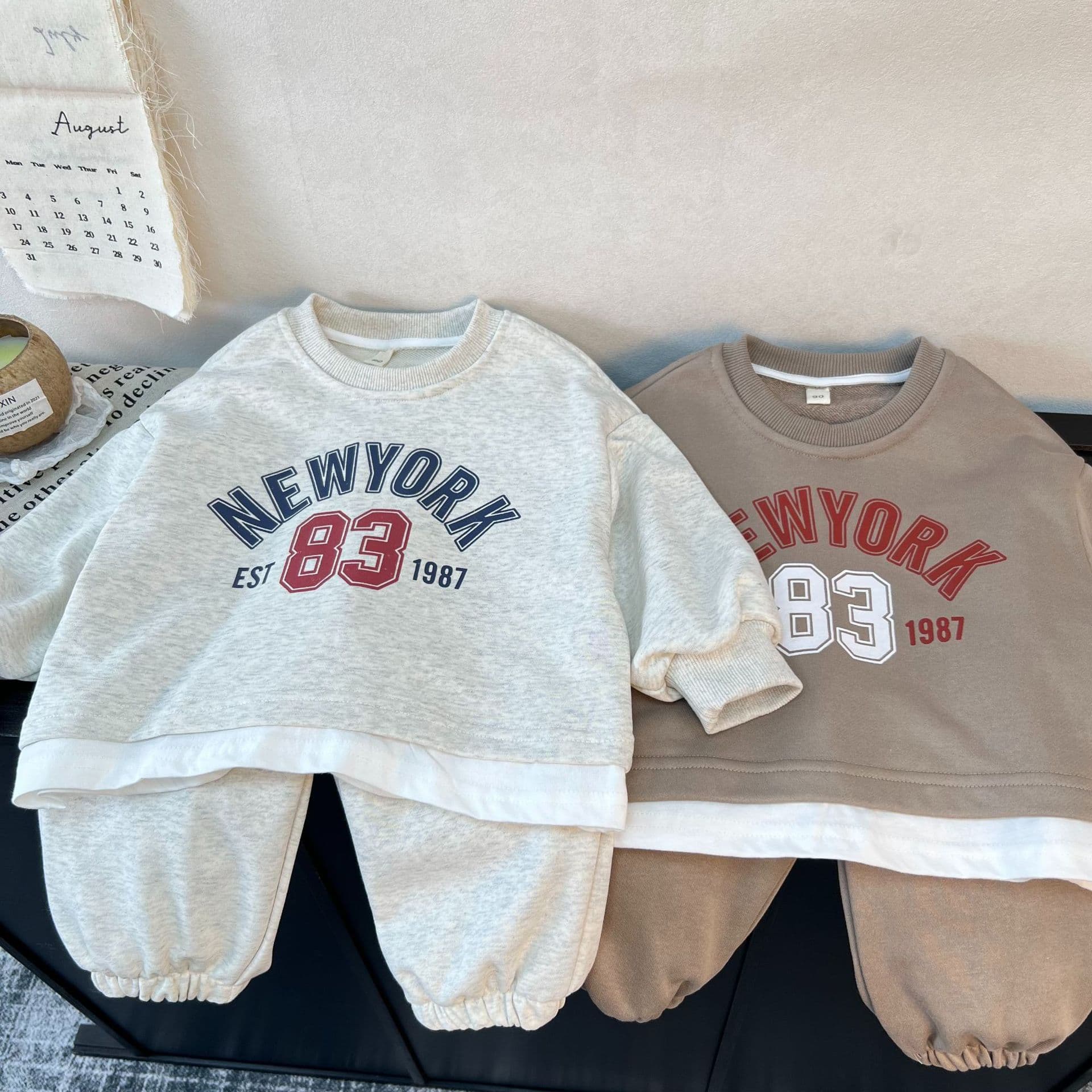 2026 new children's alphabet suit for men and women, autumn and winter alphabet terry sweatshirt, leggings trousers, Korean version two-piece set